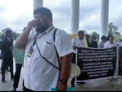 Perjuangan Honorer Mimika,Kevin Nanlohy: Sistem Nepotisme Dalam Birokrasi.