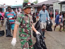 FLAS NEWS|JAGA KEBERSIHAN SATGAS TMMD RED KE-114, AJAK MASYARAKAT BERSIHKAN KAMPUNG.
