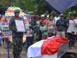 Kodim 1710/Mimika|Upacara Pemakaman Secara Militer Almarhum Sertu(Purn)David Kullla.