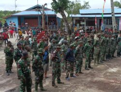 Warga Kampung Atapo|Terlihat Sedih Menyaksikan Kepulangan Satgas TMMD Reg-114 Kodim 1710/Mimika.