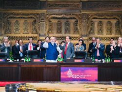 Presiden Jokowi Serahkan Presidensi G20 kepada PM India