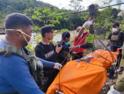 Tim Gabungan TNI-Polri|Evakuasi Jenazah Korban Putusnya Jembatan Gantung ke RSUD Oksibil.