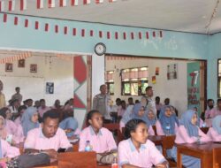 Polisi Sosialisasikan Penerimaan Terpadu Anggota Polri di SMA Negeri 6 Skouw