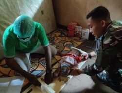 Datangi Rumah Warga, Satgas Yonif R 631/Atg Beri Yankes Gratis