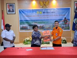 SAR Timika,Pemkab Dan PT.FI Salurkan 800 Life Jacket.