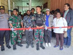 Satgas Yonif R 631/Atg Resmikan Taman Bermain di Waa Banti Distrik Tembagapura.