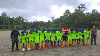 Meriahkan HUT ke-78 RI Satgas Yonif R 631/ATG Gelar Perlombaan Sepakbola 17-an di Pedalaman Papua