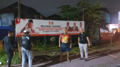 Tansil Azhari Tebar 150 Baliho. Respon Kedatangan Menhan RI Prabowo Subianto Ke Timika.