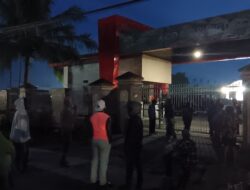 Warga dan Saksi Parpol Distrik Wania Demo PPD Dan KPU Mimika.