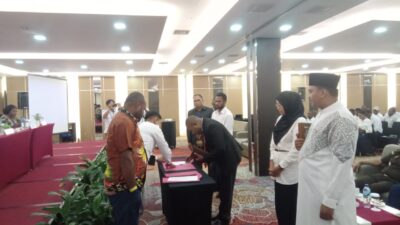 Usai Lantik Anggota PPD, KPU Mimika: Tidak Boleh Ada Kepentingan Luar