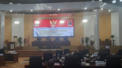 Paripuran III Masa Sidang II Tentang Tanggapan Pemkab Mimika Terhadap DPRD