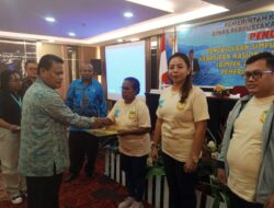 PENUTUPAN BIMTEK APLIKASI SRIKANDI DAN PENYERAHAN SERTIFIKAT BAGI PESERTA