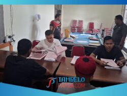 Polsek Mimika Baru Serahkan Tersangkan Dan Barang Bukti Kasus Penganiayaan Depan Lanal Timika
