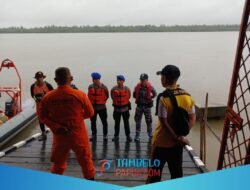 Speed Boat Terbalik Seorang Warga Belum Ditemukan