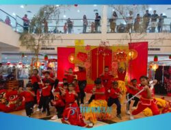 Diana Mall Timika Gelar Pertunjukan Barongsai dan Lomba Karaoke