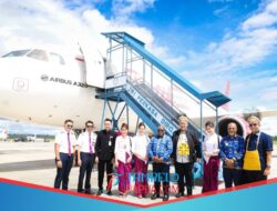 Pesawat Airbus A320-200 Mendarat Perdana di Bandar Udara Douw Aturure Nabire, Siap Dukung Konektivitas Papua Tengah
