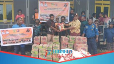 BPBD Mimika Serahkan Bantuan Kepada Korban Banjir Distrik Wania