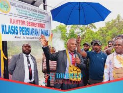 Ketua Sinode KINGMI Papua Resmikan Kantor Klasis Persiapan Duma, Tegaskan Komitmen Pelayanan di Mimika