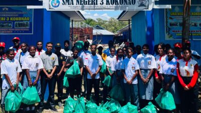 PPI Mimika Sosialisasi Rekrutmen Paskibraka 2026 di Kokonao, Sekaligus Bagikan 200 Bingkisan Natal