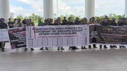Orasi di Kantor Pusat Pemerintahan, Perwakilan Buruh Moker Sebut PT Freeport Indonesia ‘Negara dalam Negara’