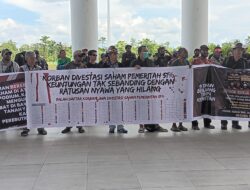 Orasi di Kantor Pusat Pemerintahan, Perwakilan Buruh Moker Sebut PT Freeport Indonesia ‘Negara dalam Negara’