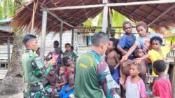 Dekat dengan Rakyat, Satgas TMMD 1710/Mimika Bagikan Keceriaan untuk Anak-Anak Kampung Keakwa