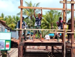 Progres Signifikan, Satgas TMMD 1710/Mimika Mulai Pasang Rangka Rumah Milik Niko Makare