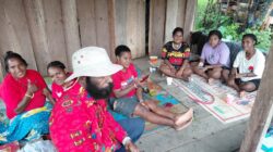 Kepala Suku Moni Benyamin Hanau Sosialisasi Himbauan Kamtibmas Kepada Warga Kampung Kamora Mimika