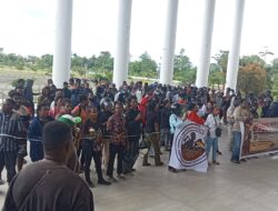 Gelar Aksi Damai, APELCAMI Desak Disnaker Mimika Prioritaskan Pencaker Lokal Lewat Dana Otsus